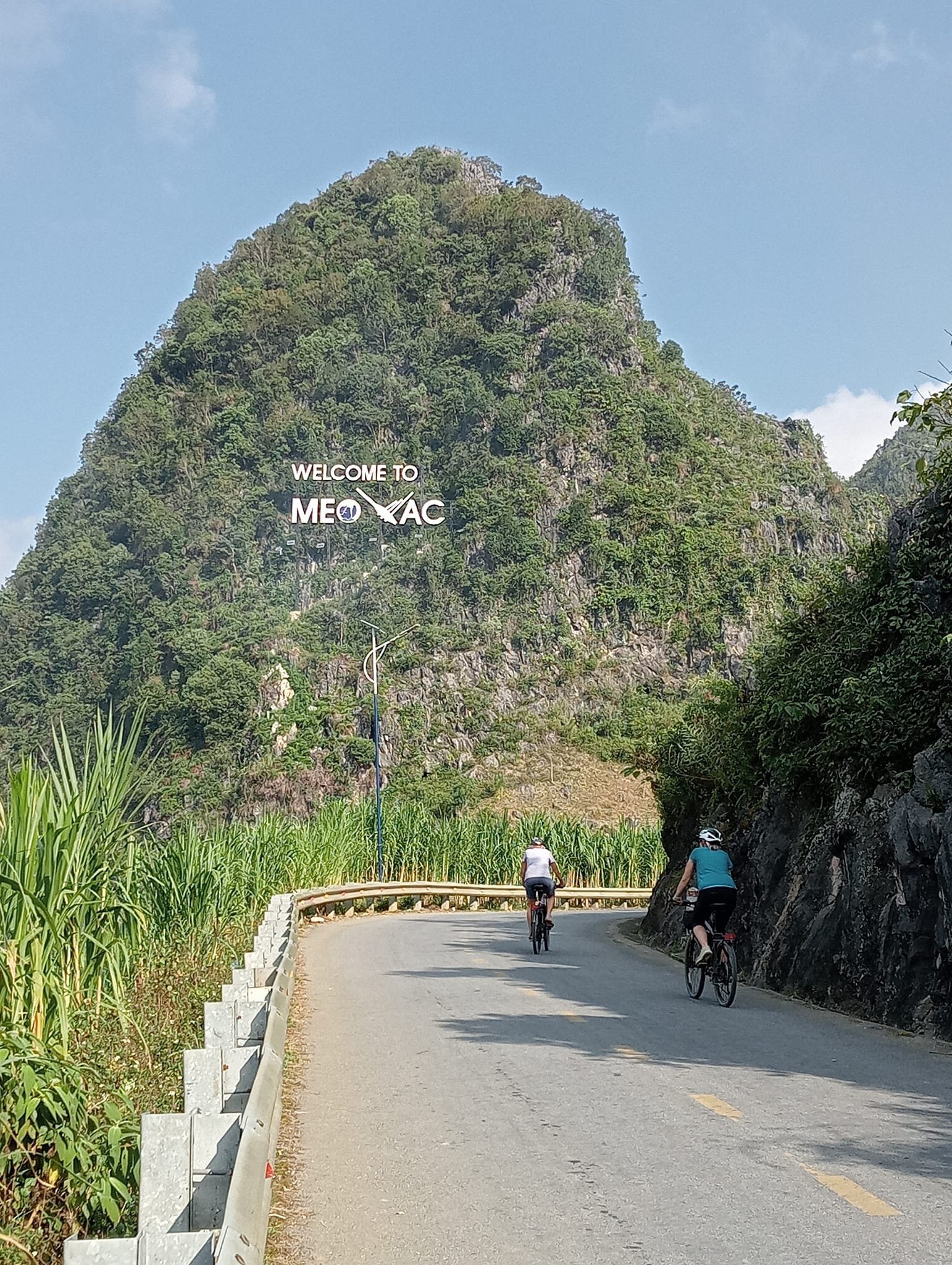 Northwest Vietnam Cycling Trip 11 Days